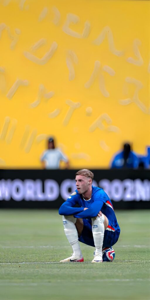 Cole Palmer Thoughtful Wallpaper