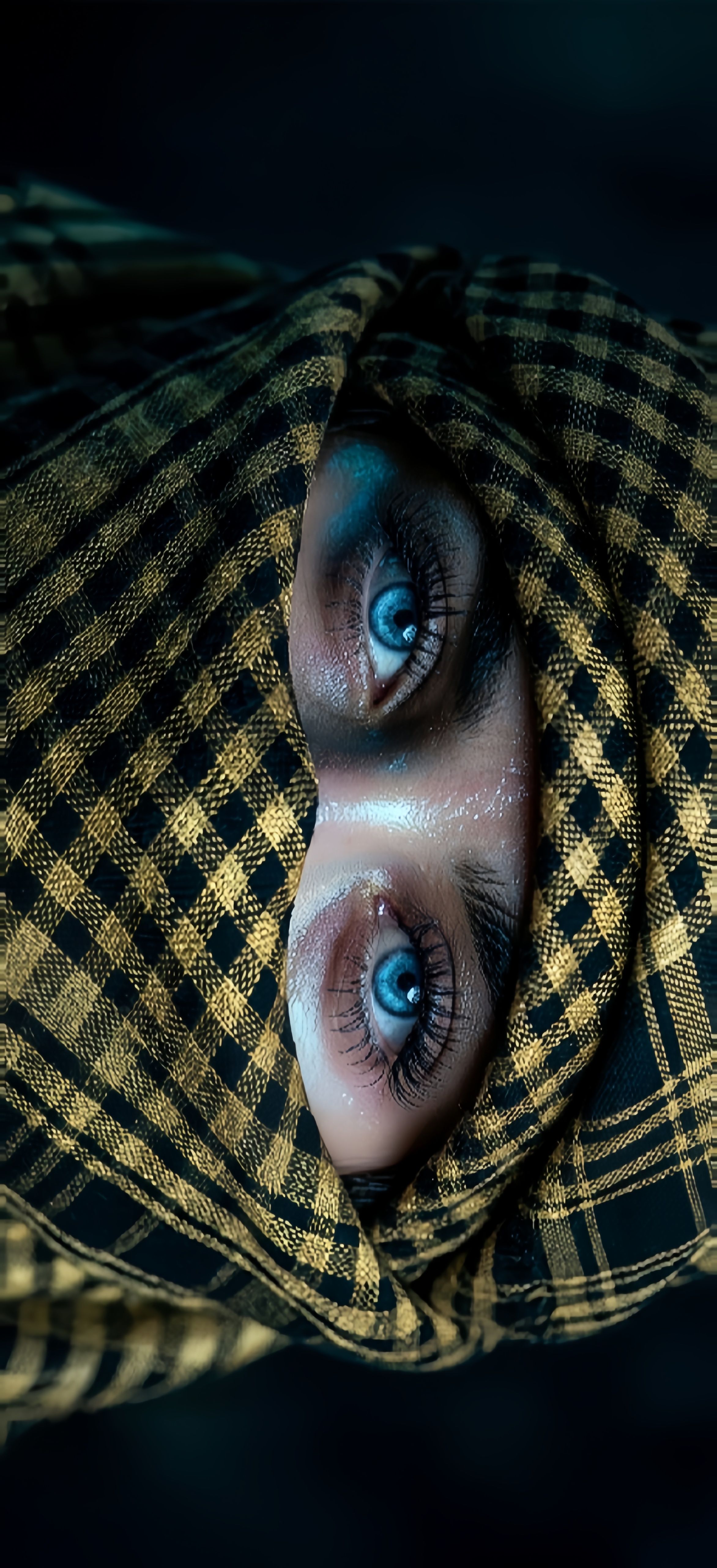 Blue Eyed Gold Arab Mask Wallpaper